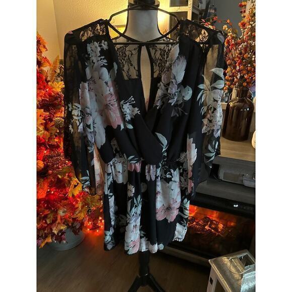 Charlotte‎ Russe romper size medium - Picture 1 of 2